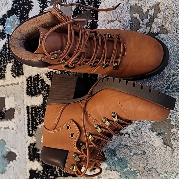 Ankle boots - Picture 2 of 5